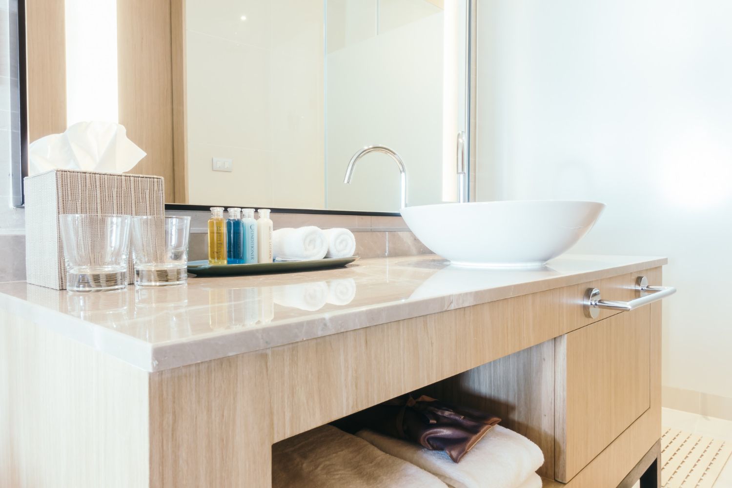 mobilier-baie-cu-lavoar-pe-blat