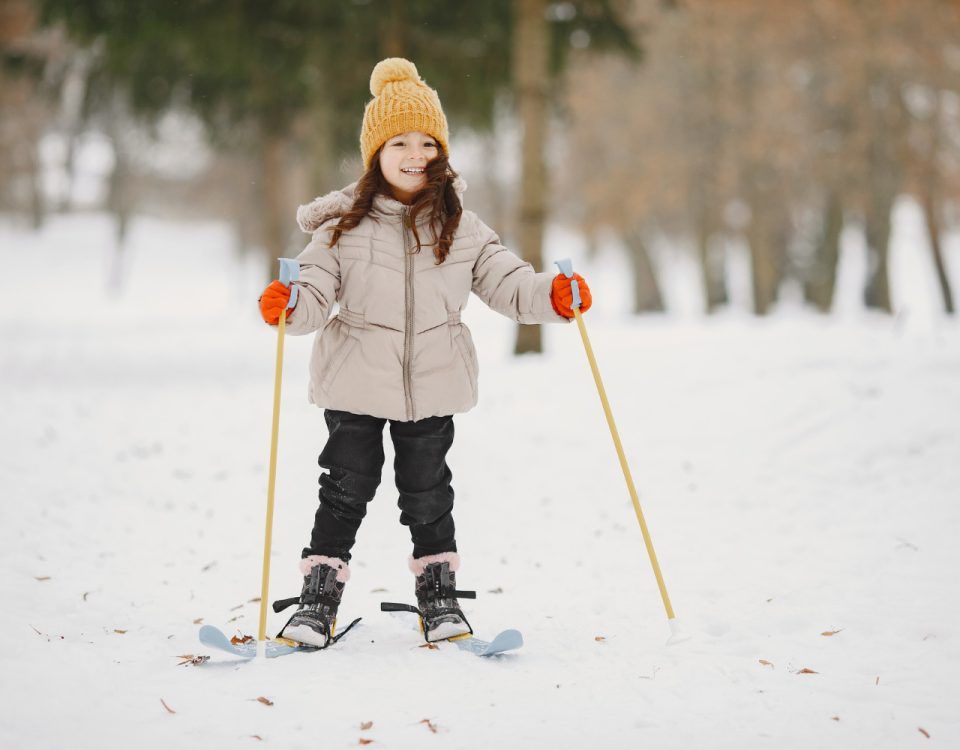 tabere ski copii în plin sezon de iarna