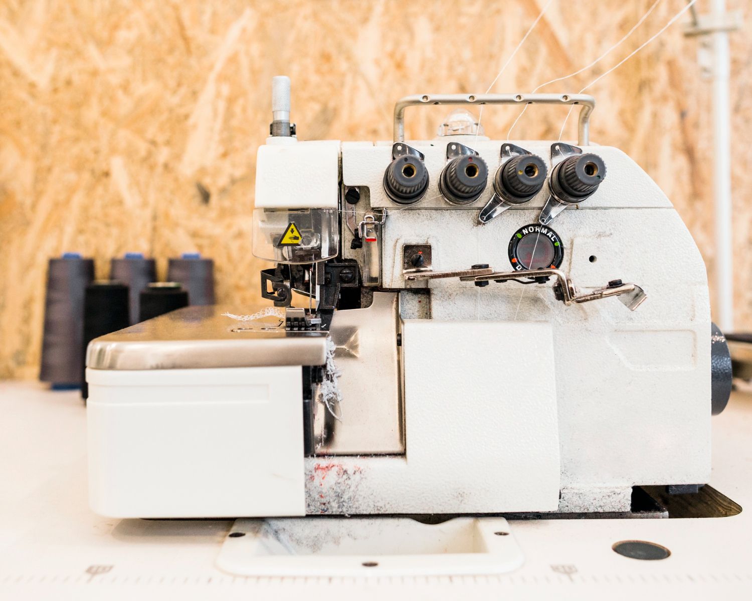 masina-de-cusut-saci-1